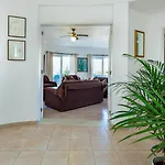 Ursinho By Algarve Holidays * אלבופיירה